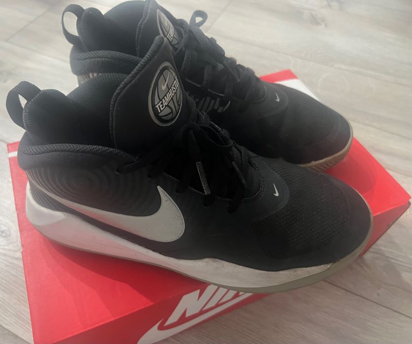 Маратонки Puma и Nike