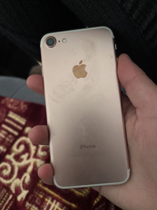 Продам айфон 7 на 128 гб 78%