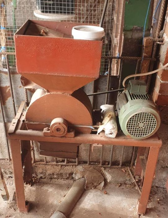 Фуражомелка трифазна с чукове