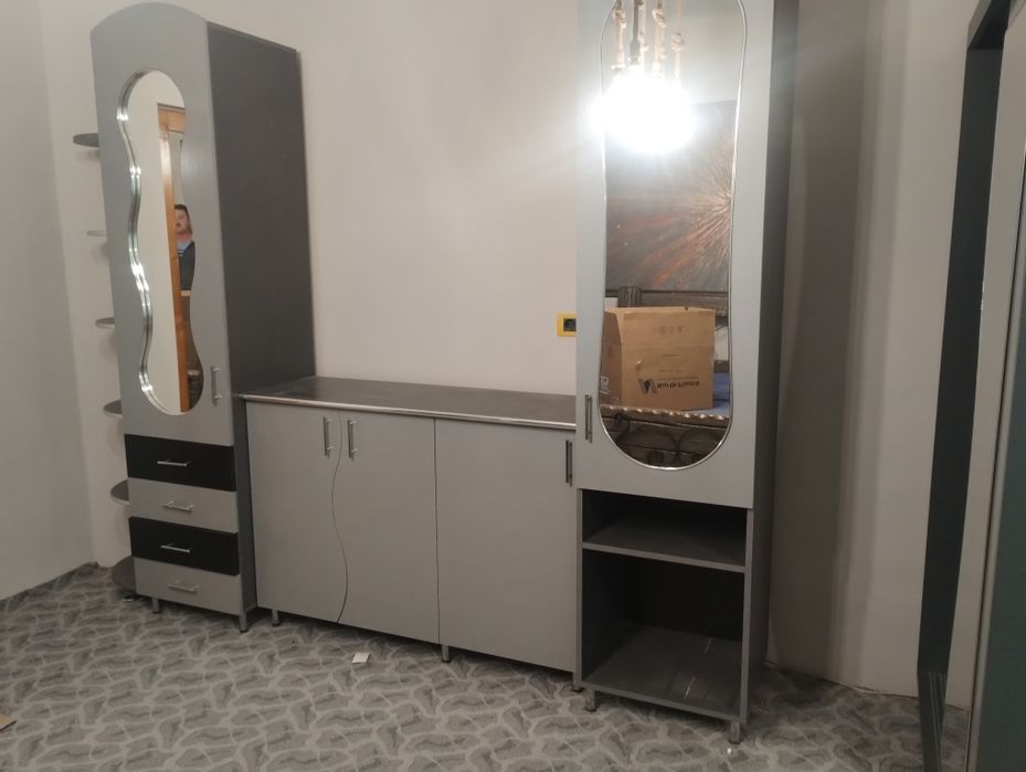 Vand mobila in stare perfecta