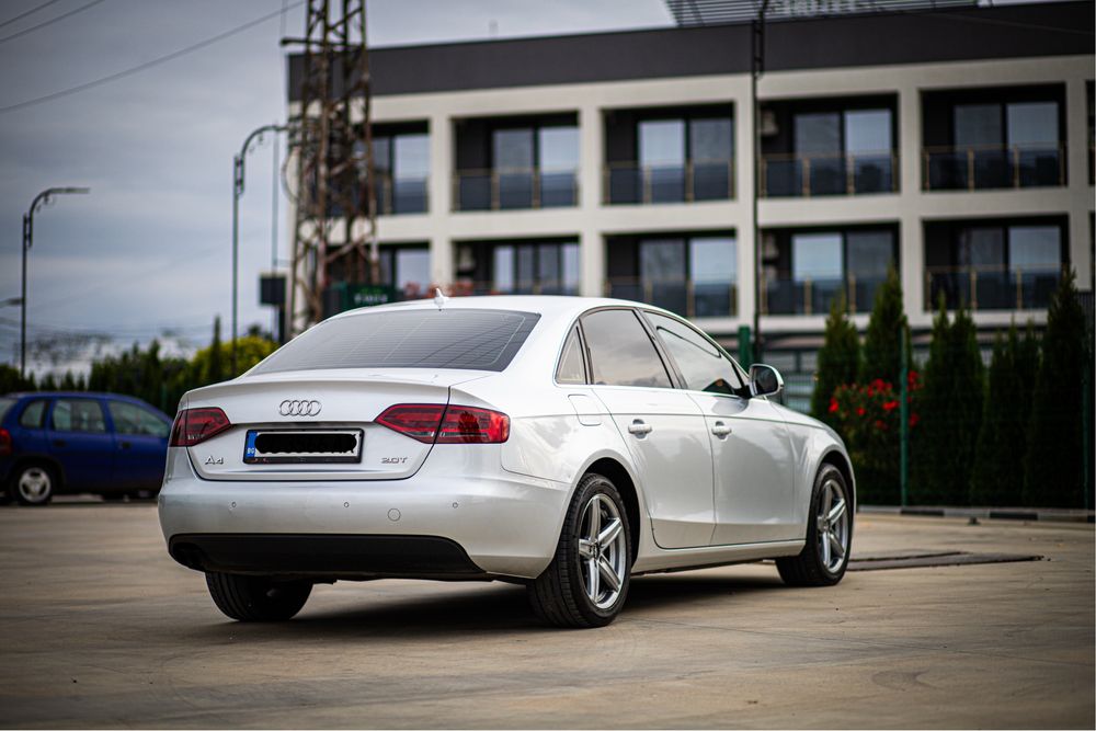 Audi A4 2.0T B8 /2009/
