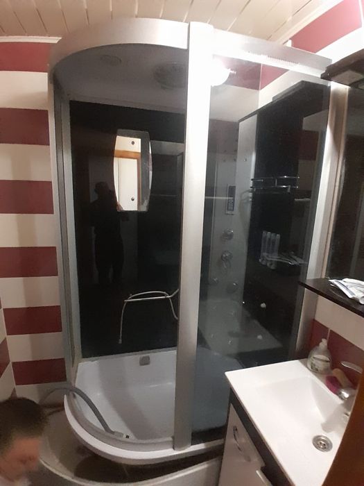 Продам душевую кабину