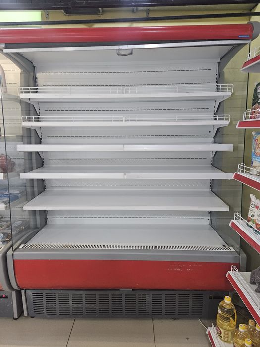 Продам витринный холодильник