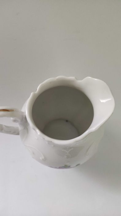 Една прекрасна порцеланова каничка/латиера