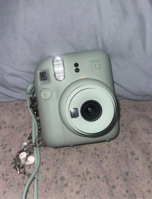 instax mini 12, Б/у