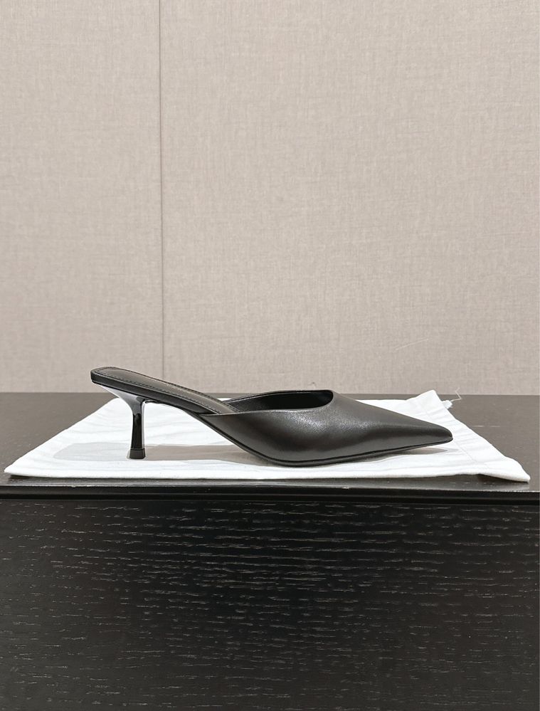 Pantofi Saint Laurent