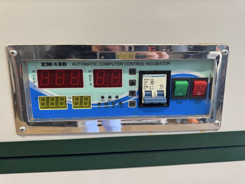 Incubator automat uniteh DZM-528