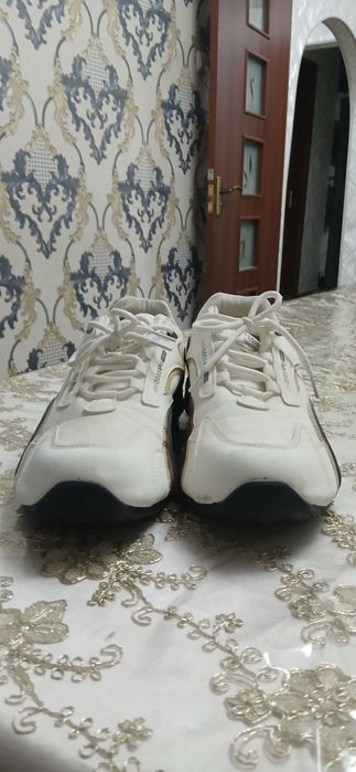 Кроссовки Американские