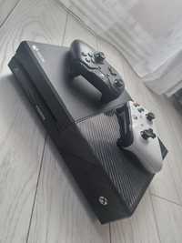 Xbox one 800gb 2 controlere