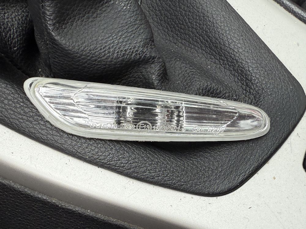 Semnalizare BMW stânga