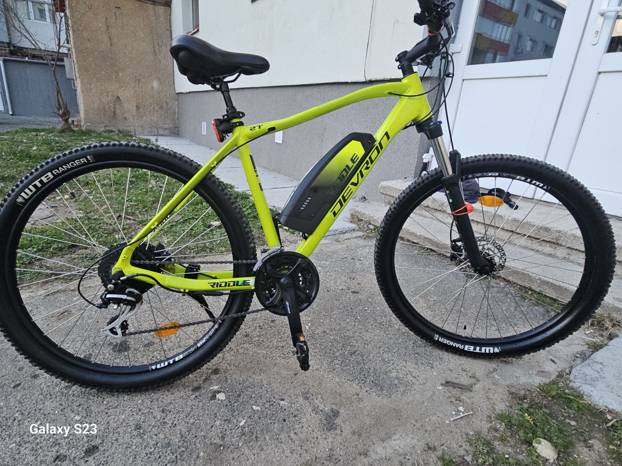 Bicicletă Devron electrică