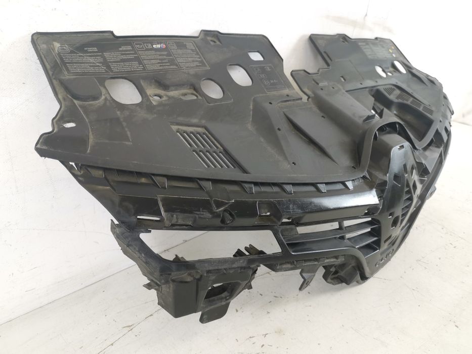 Радиаторна решетка Рено Клио 4 / Renault Clio 4 Оригинална и в добро с