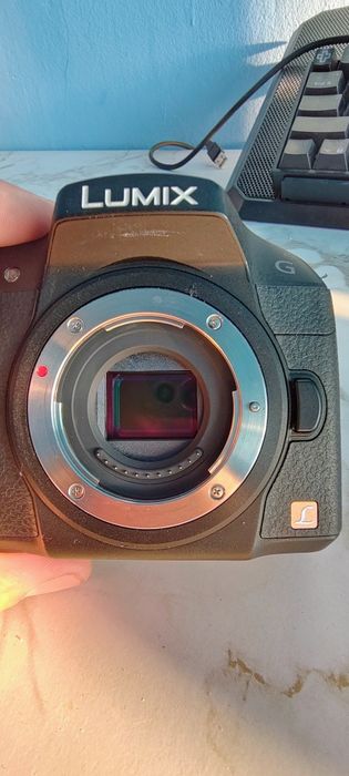 Vând aparat foto Panasonic lumix DMC-G6