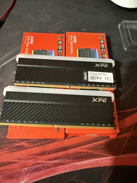 DDR 4  3600 [cl 18)
