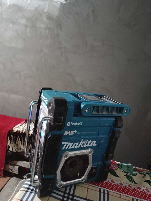 Boxa makita foarte buna pentru santiere