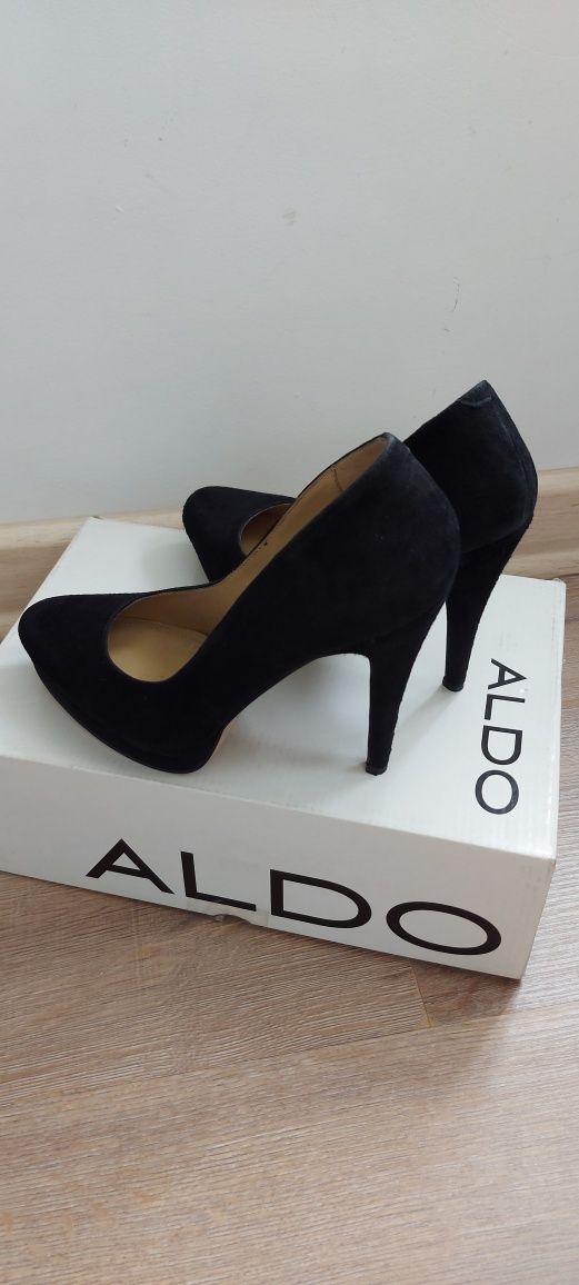 Замшевые туфли Aldo 39р.