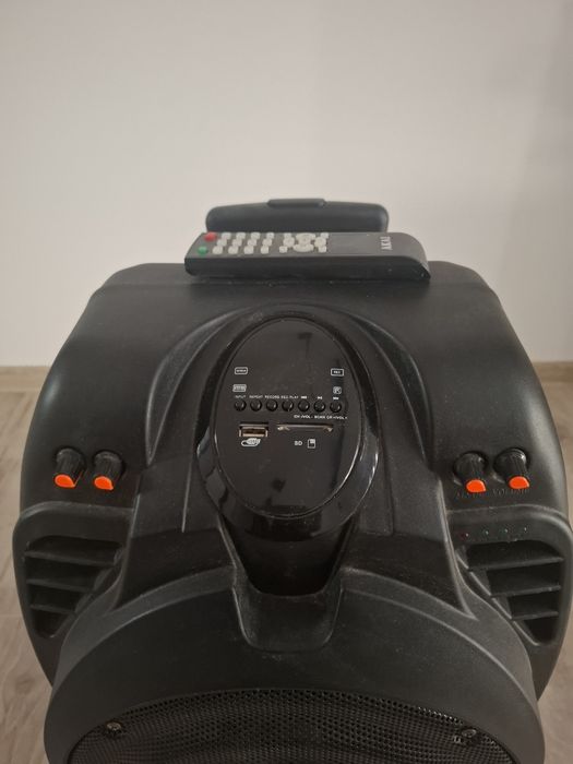 De vanzare boxa Akai X10