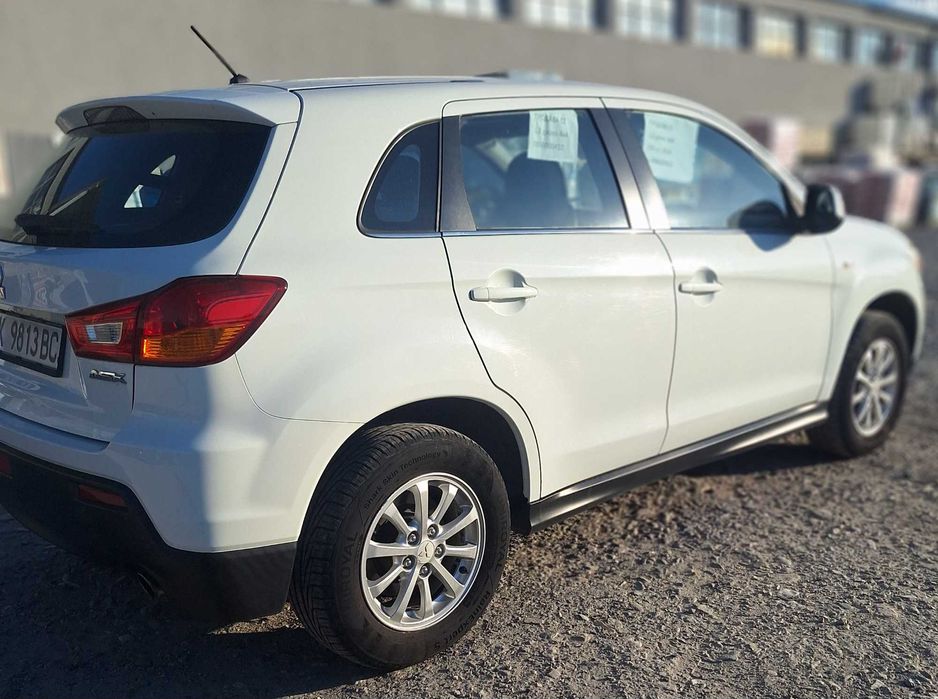 Продавам един истински здрав семеен автомобил .