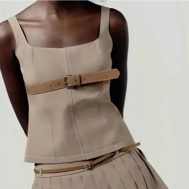 Потник на ZARA с колан нов с етикет размер S топ