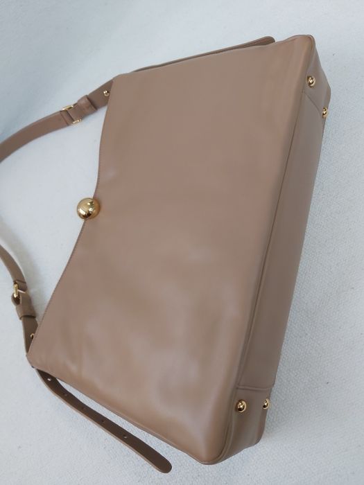 Най-добрите цени за годината!Голяма чанта Furla Grigio Sfera