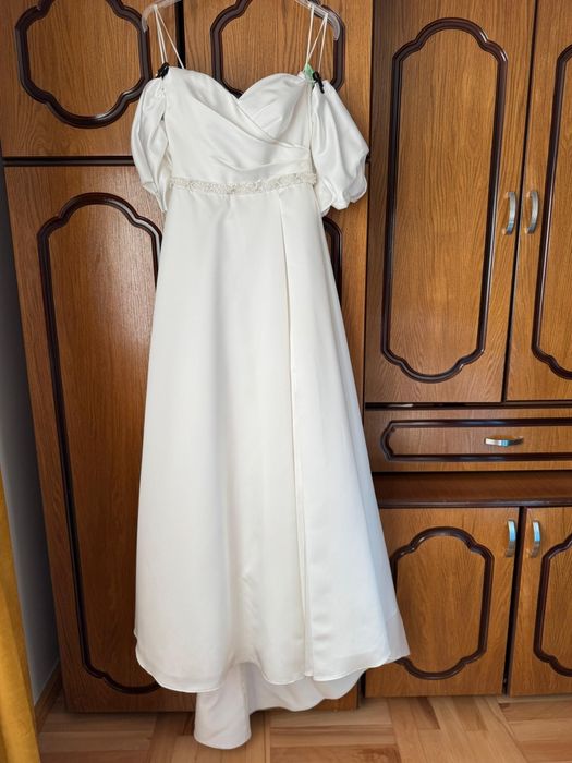 Rochie de mireasa din Satin