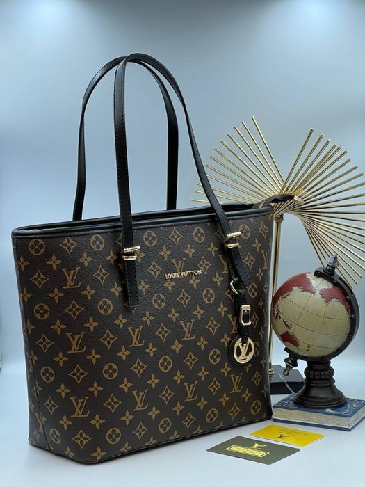 Geanta Louis Vuitton Noua !!! Dimensiuni 38/30 !!!