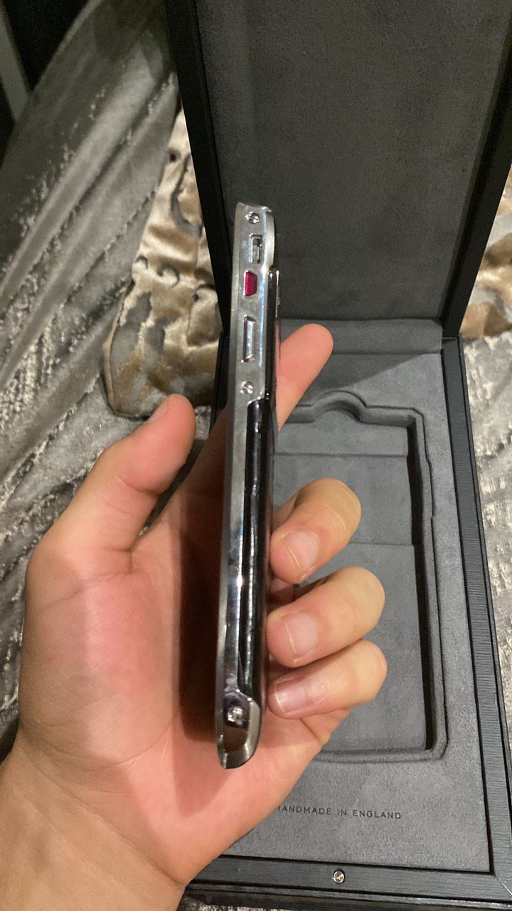 Сенсорный смартфон Vertu