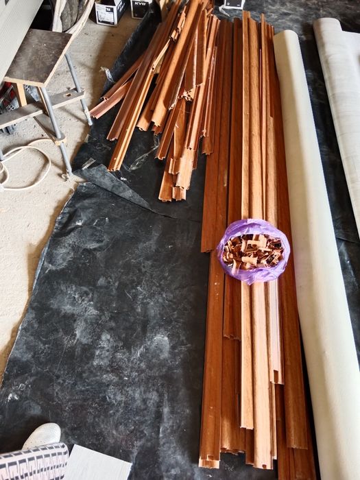 Продам б/у плинтуса