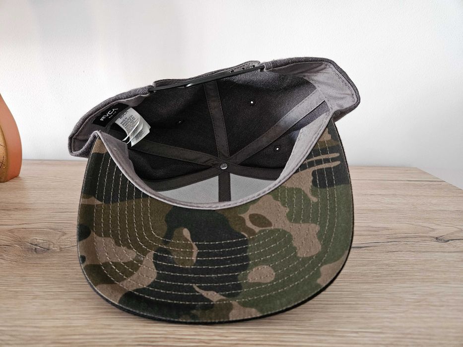 Șapcă bărbați RVCA ajustabilă. Gri/negru