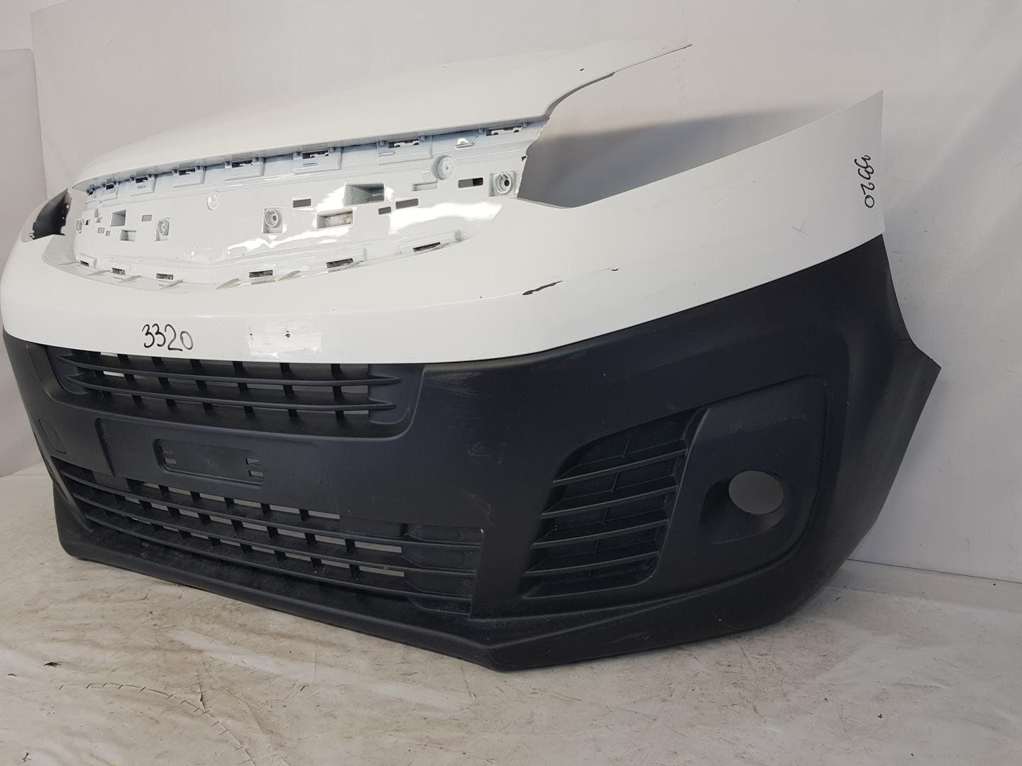 Bara fata Opel Vivaro / Peugeot Expert / Citroen Jumpy dupa 2018