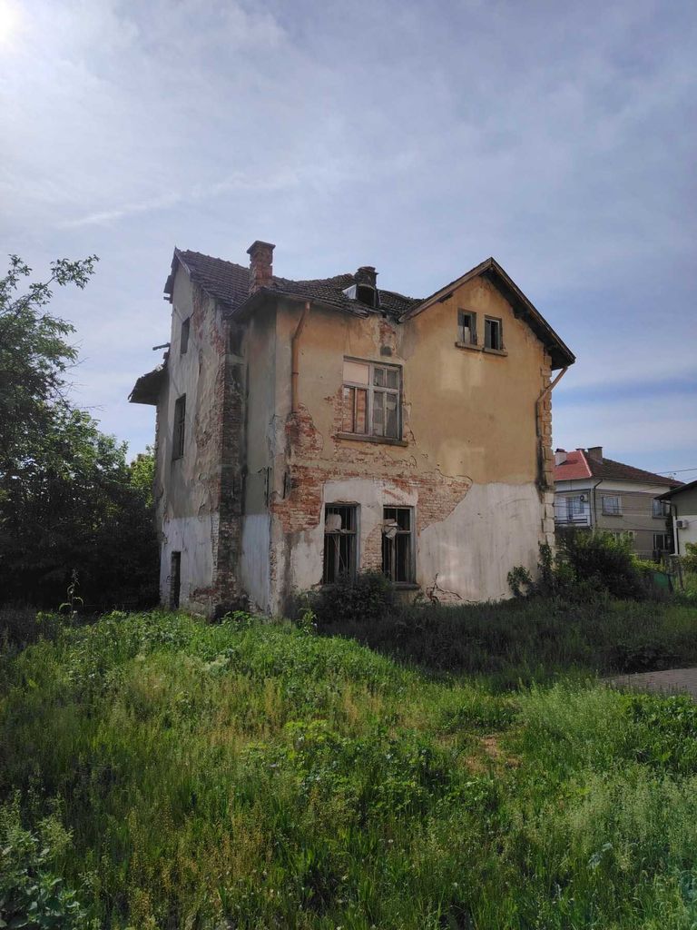 Продава се Къща в Бяла Слатина - 352 кв.м за 73 €/кв.м - Снимка #4