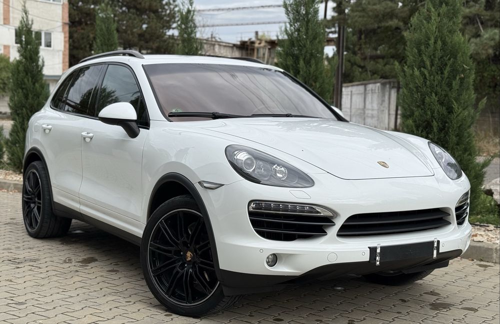 Porsche Cayenne GTS Interior Bi-Xenon Perne Camera Webasto