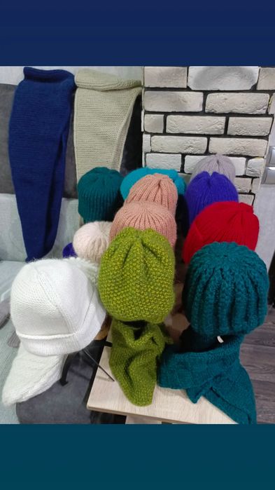 Продам шапки с шарфом в комплекте, с подкладом, тёплые, мягкие, красив