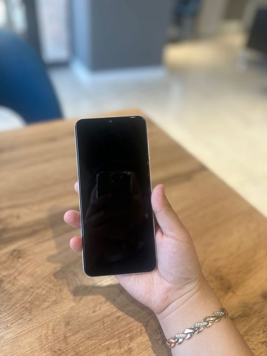 Samsung A13 64GB белого цвета