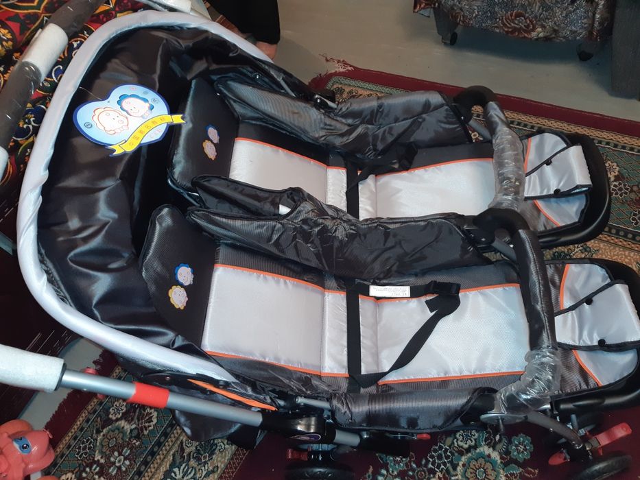 Детскоя коляска "Совершенно" Новая (в коробке) МАСЛО