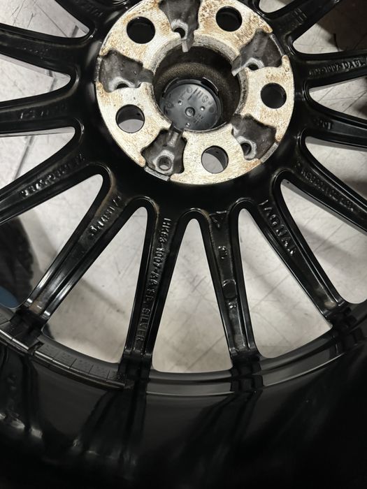 Jante Jaguar F-Pace R18/Range Rover Velar Michelin de vara 50%