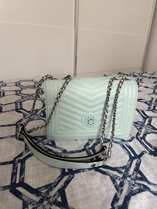 Дамска чанта Guess