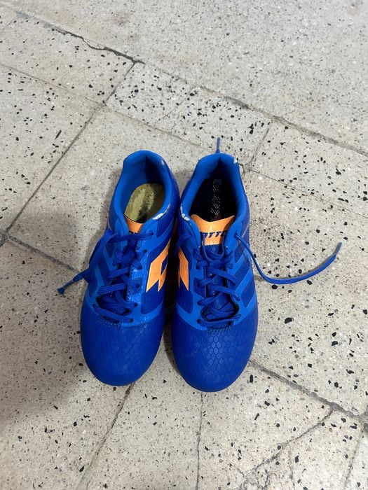 Vând ghete fotbal fete mărimea 33