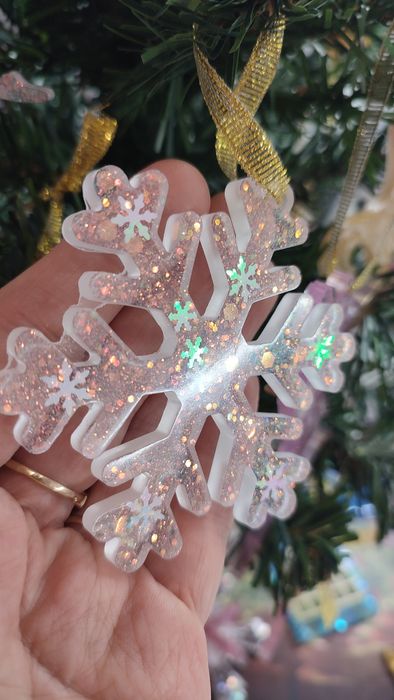 Коледна украса от епоксидна смола