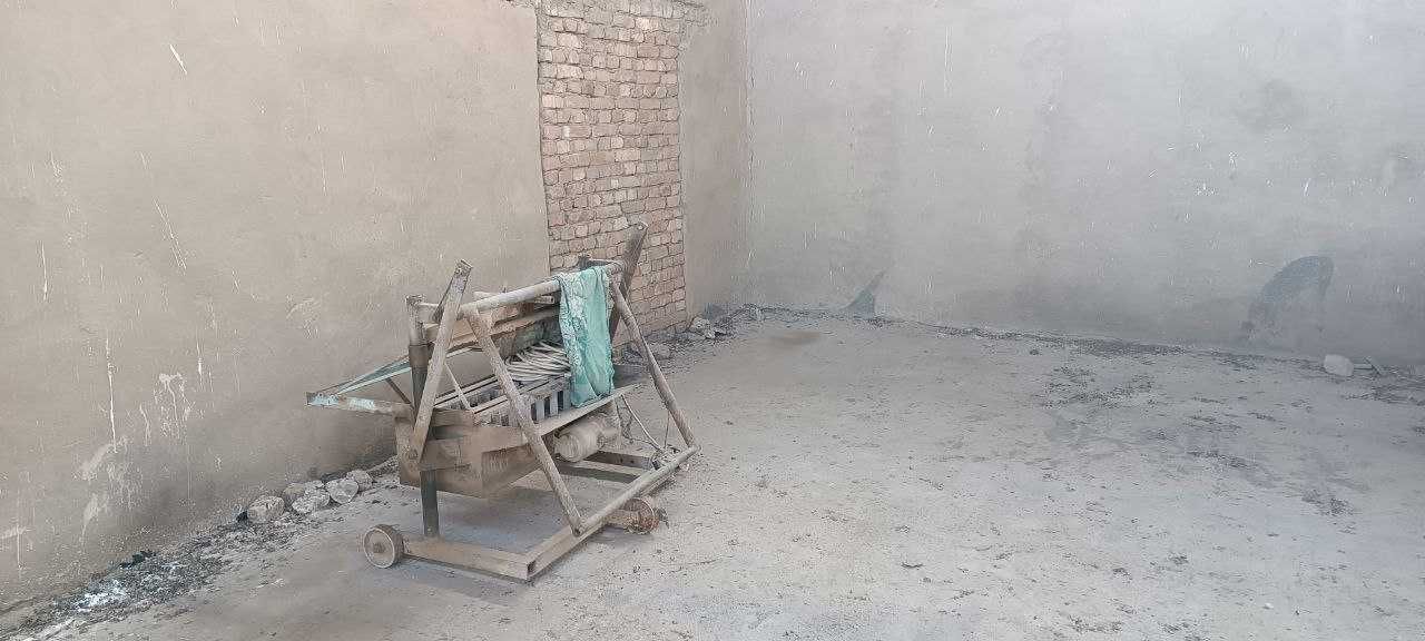 Ishlab chiqarishga mo'ljallangan kichik sanoat zonasi.