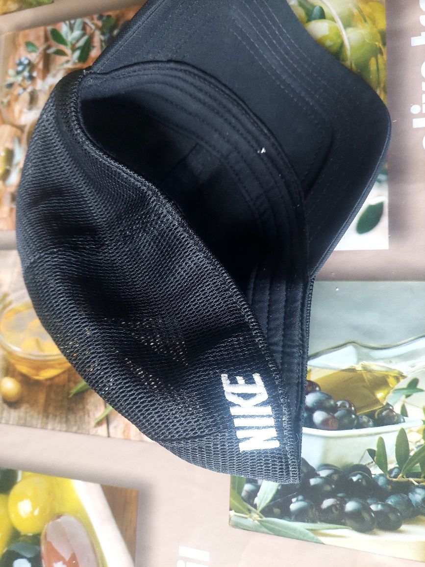 Тениска и шапка на Nike оригинал!
