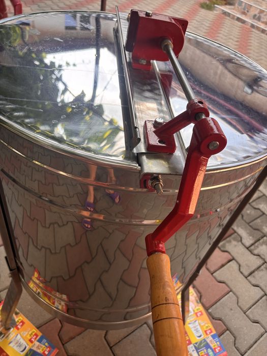 Centrifuga stors miere noua