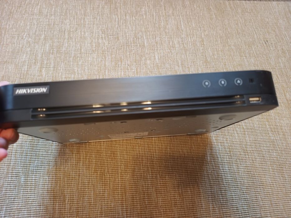 DVR Hikvision 8 canale DS-7208HUHI-K1
Discontinued
8-ch 5 MP 1U H.265