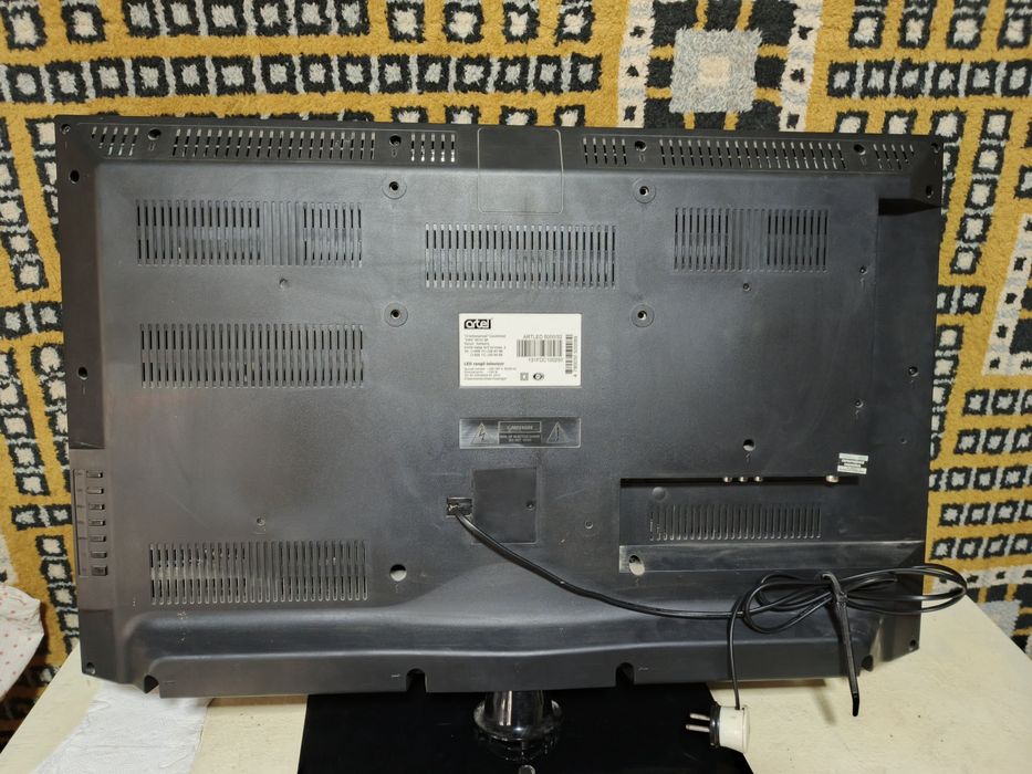 Телевизор Artel 32 дюйма