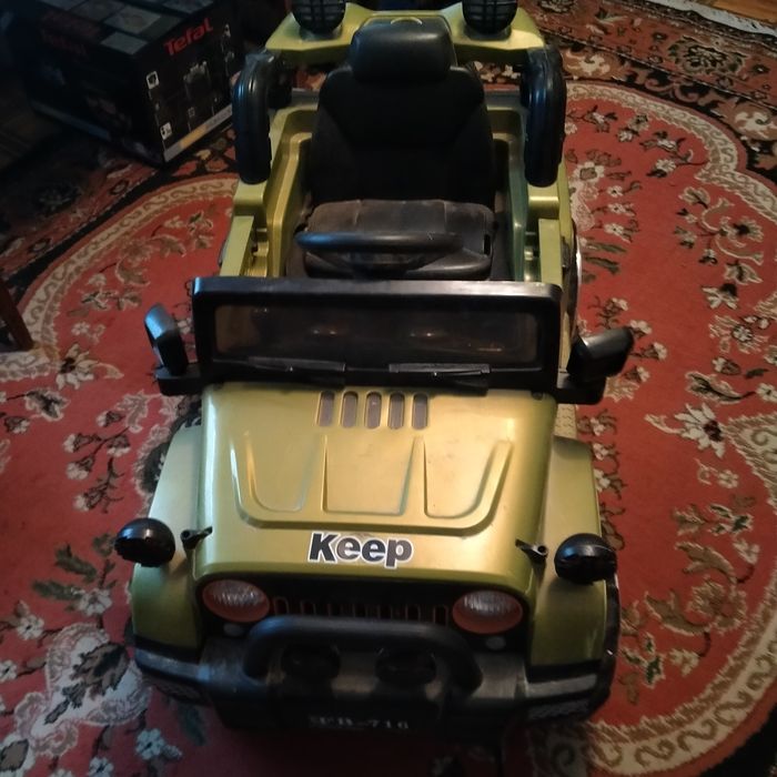 Продам машинку на аккамуляторе