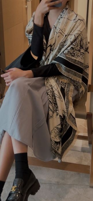 Fular Christian Dior, model 2026