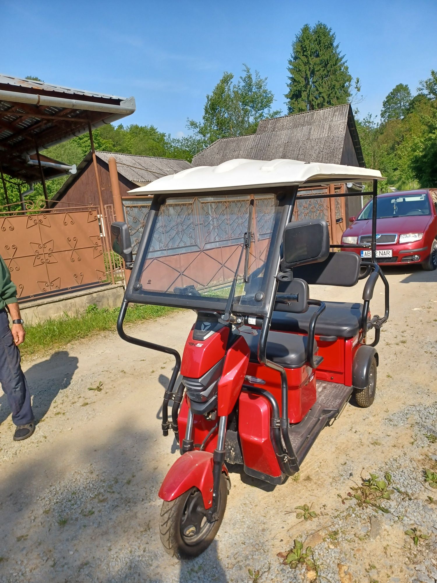 Vând triciclu electric