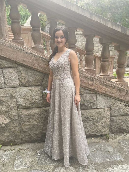 Елегантна бутикова рокля