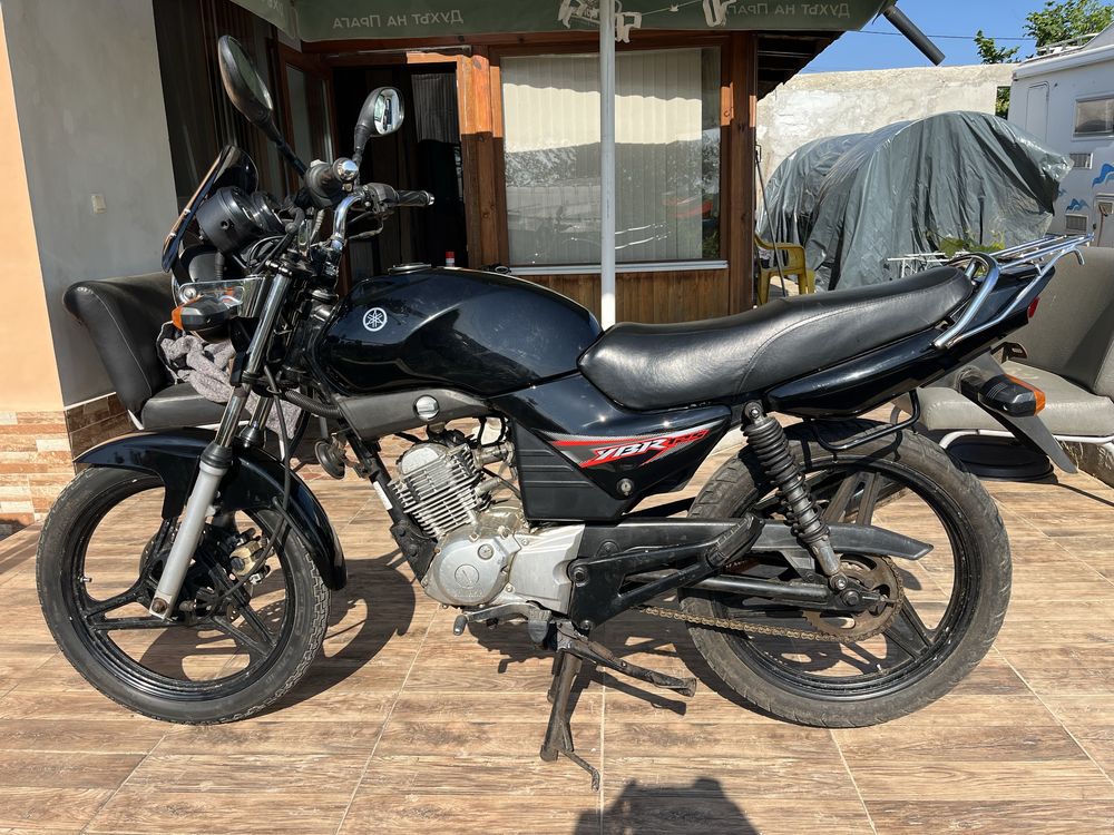 Yamaha YBR  125.