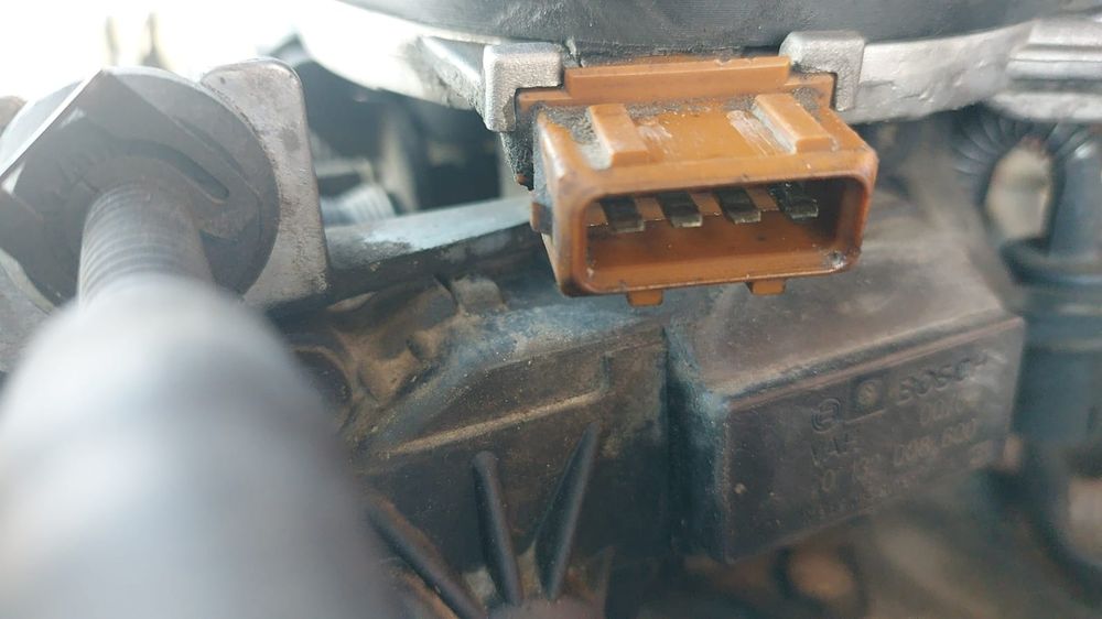 Продам моно впрыск от Фольксваген В 3 в рабочем состоянии.  70 000 т.